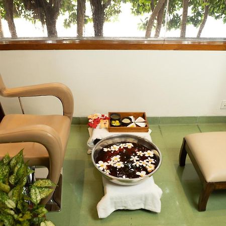 Naad Wellness Hotell Sonipat Exteriör bild