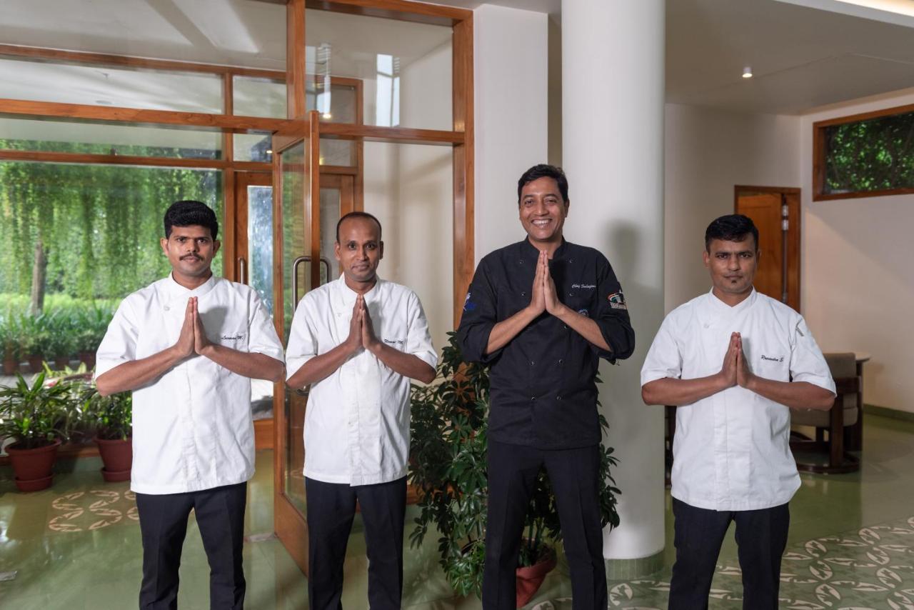 Naad Wellness Hotell Sonipat Exteriör bild