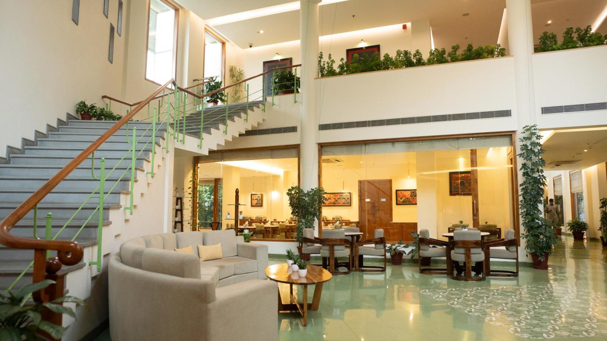 Naad Wellness Hotell Sonipat Exteriör bild