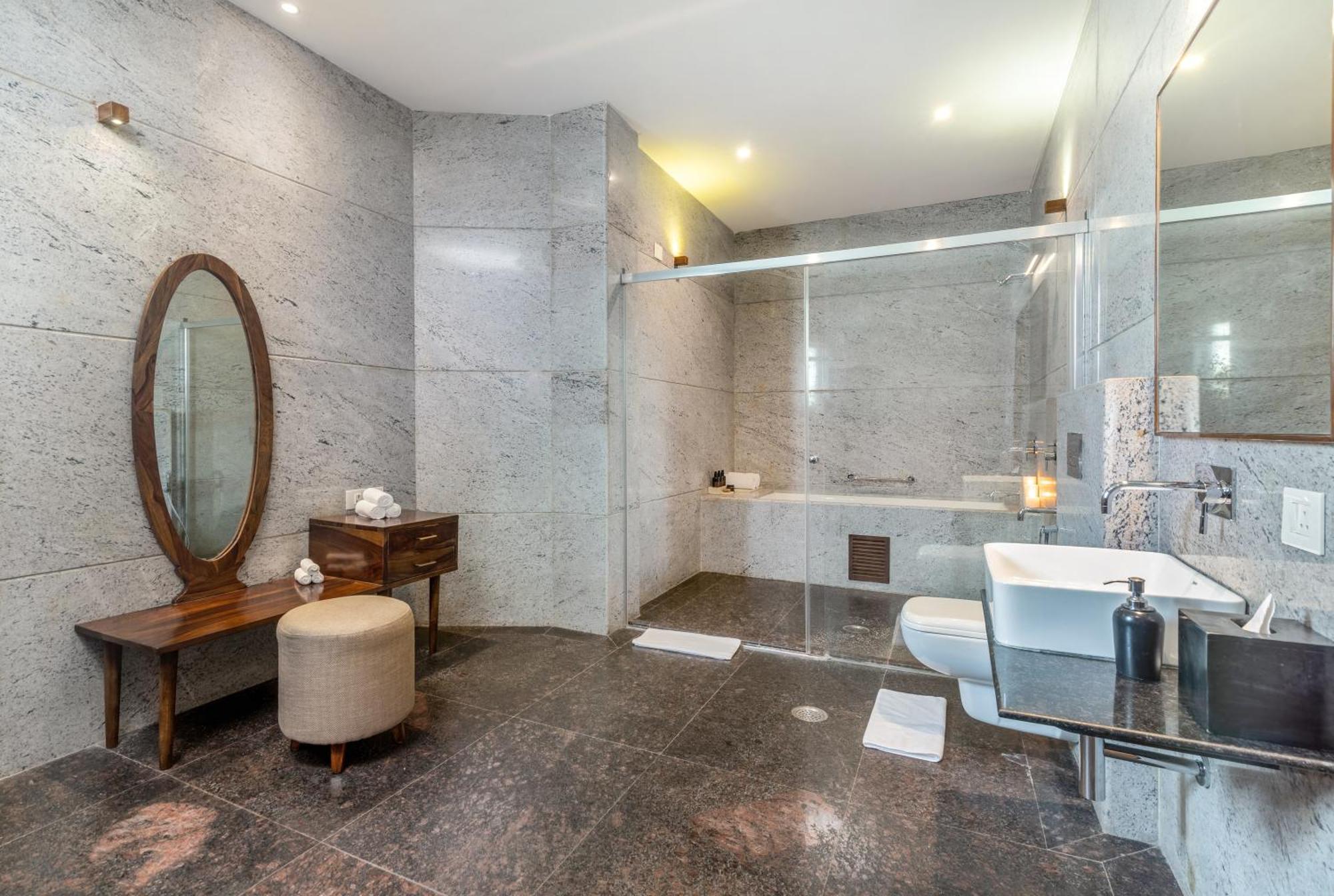Naad Wellness Hotell Sonipat Exteriör bild